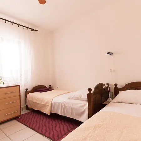 Holiday House Tara * Vir