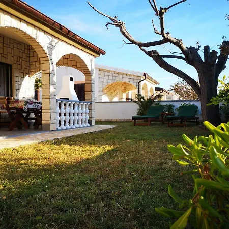 Nyaraló House Tara *